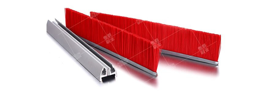 你的安全扶梯毛刷是什么顏色？我的是紅色【傲群刷業(yè)】