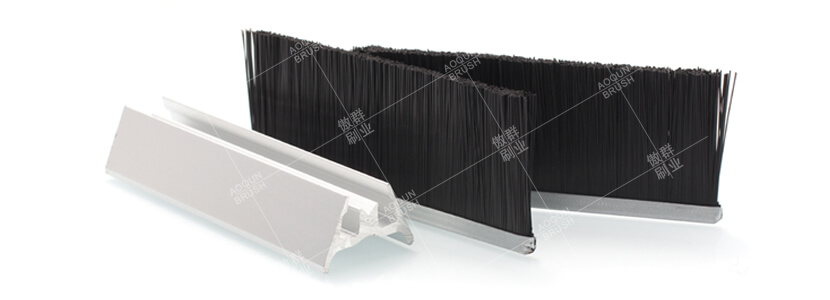 扶梯上的毛刷的彎度問題【傲群刷業(yè)】幫您解決