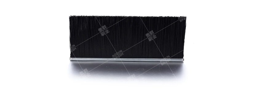 工業(yè)靜電吸塵毛刷，【傲群刷業(yè)】大量供應(yīng)