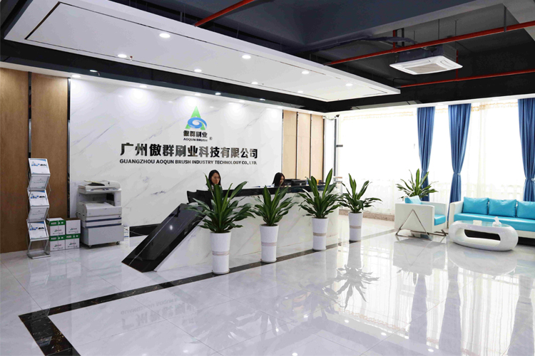 地攤經(jīng)濟受熱捧，傲群毛刷廠商受追捧